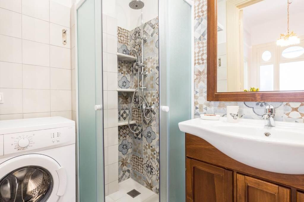 Neoclassical Flat With 2 Bedrooms In Pireus Zewnętrze zdjęcie