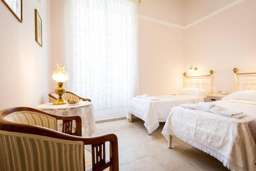 Neoclassical Flat With 2 Bedrooms In Pireus Zewnętrze zdjęcie