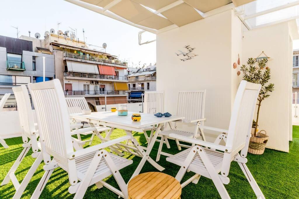 Neoclassical Flat With 2 Bedrooms In Pireus Zewnętrze zdjęcie